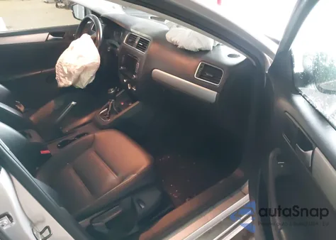 2014 Volkswagen Jetta 1.8T Se z USA, uszkodzony, nr VIN 3VWB17AJ4EM336273